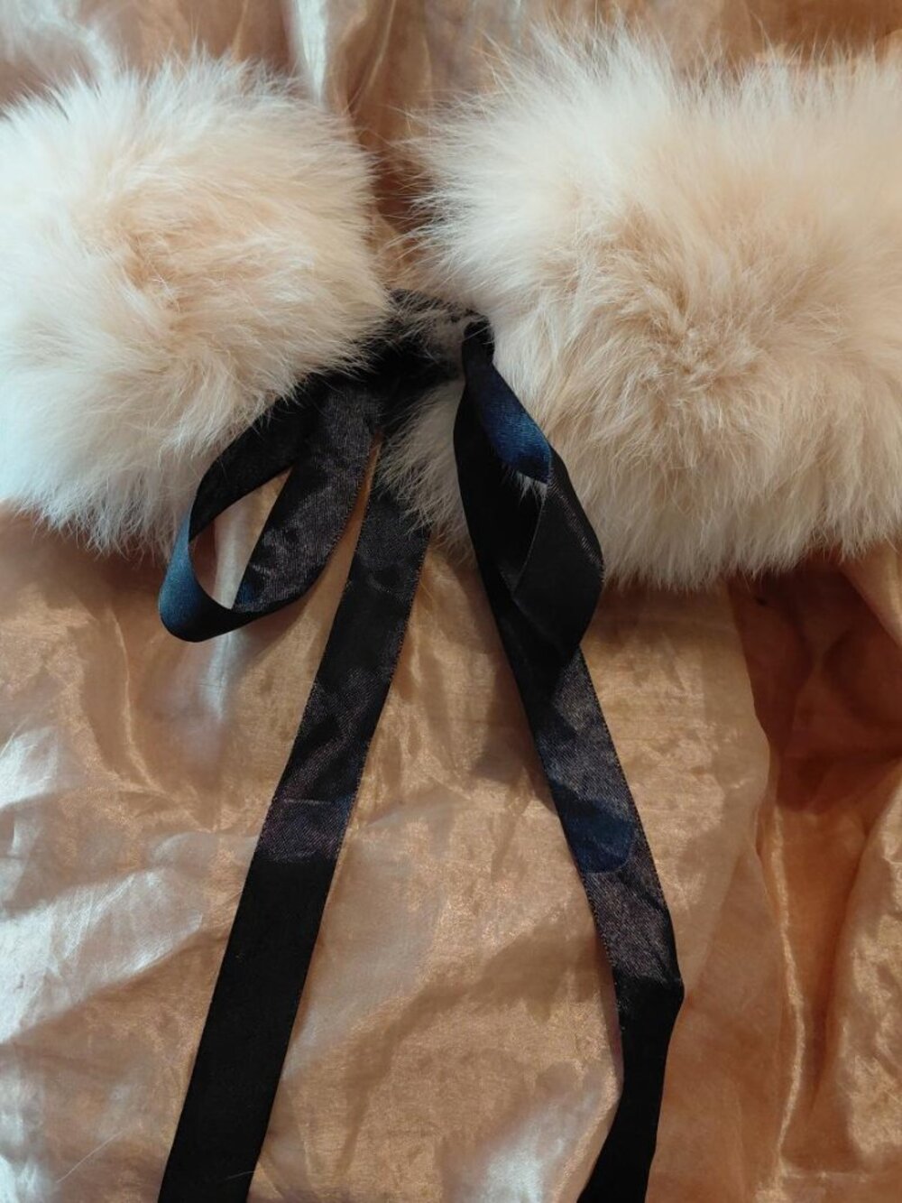 Real Fox White Neck Warmer/Collar with Ribbon Ties